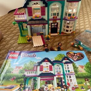 LEGO Friends Heartlake City House in Blue and White